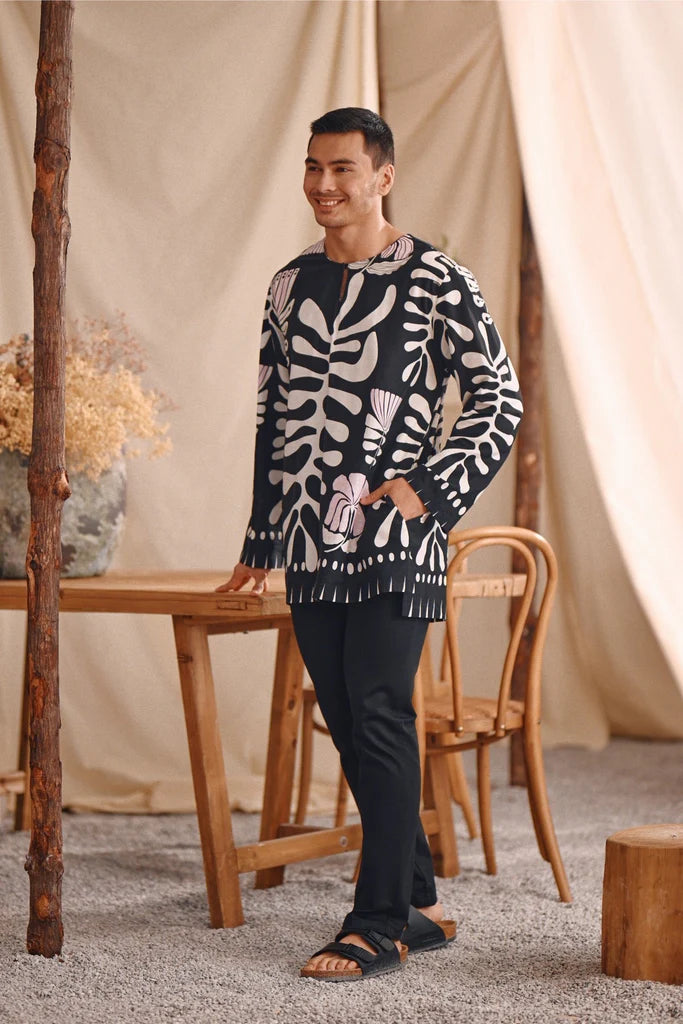 The Bayu Men Kurta in Wild